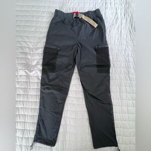 Eddie Bauer Expedition Mens Black Cargo Pants. Size Medium